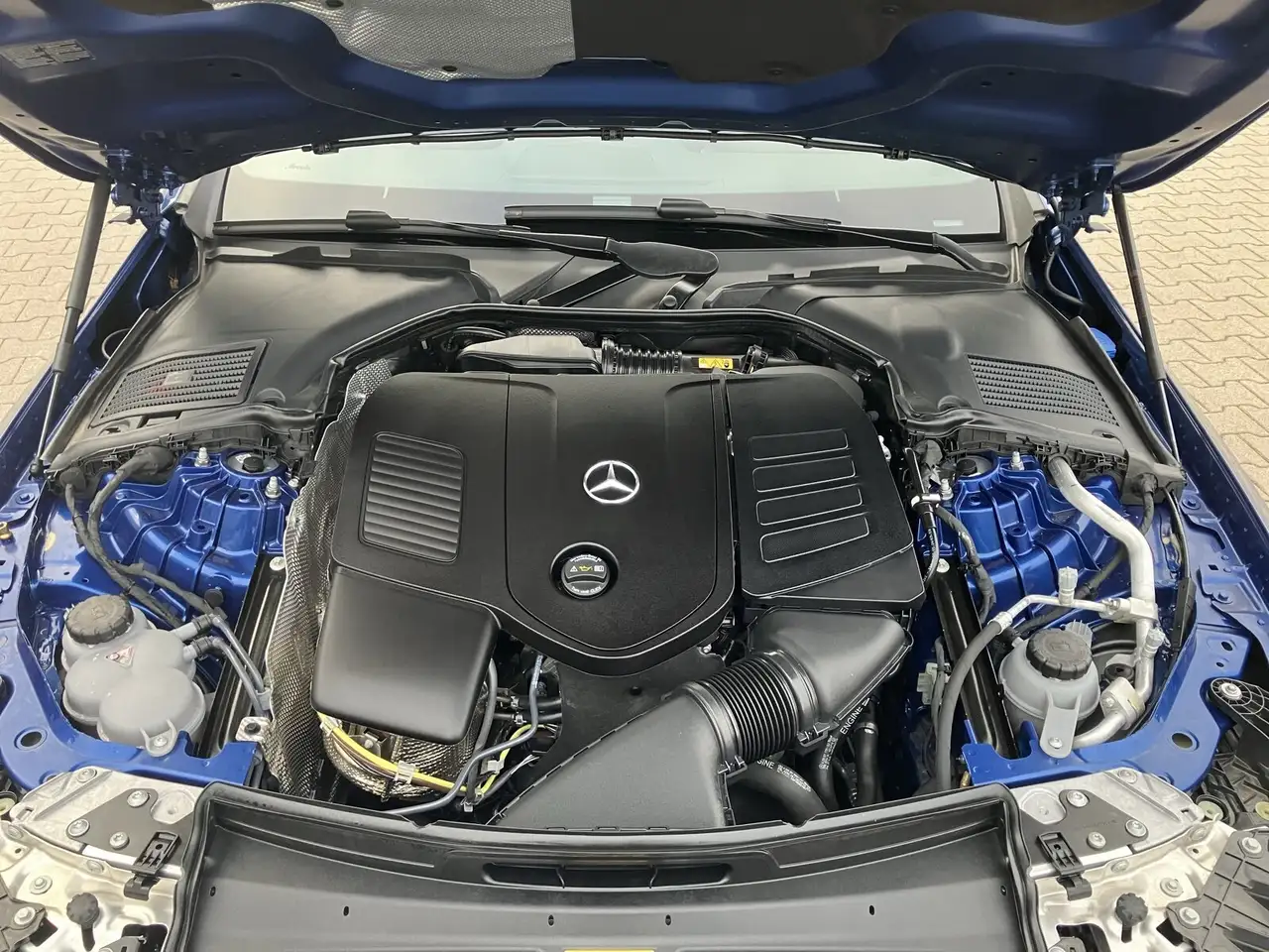 Mercedes-Benz CLE 200 CLE 200 AMG+NIGHT+KAM+BURME+KEYL+MEMORY+AIRSCARF — Galería del vehículo 14