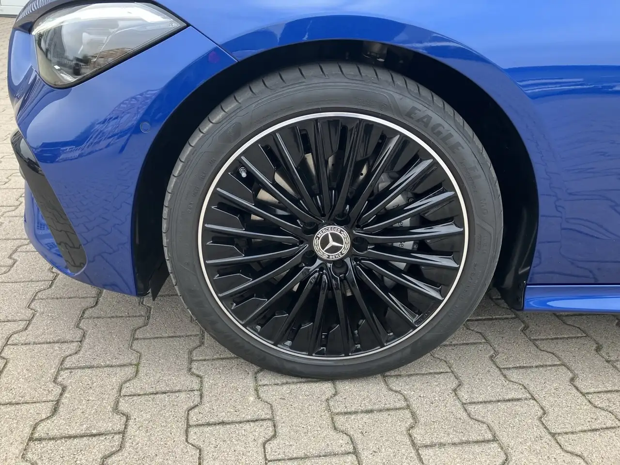Mercedes-Benz CLE 200 CLE 200 AMG+NIGHT+KAM+BURME+KEYL+MEMORY+AIRSCARF — Galería del vehículo 11