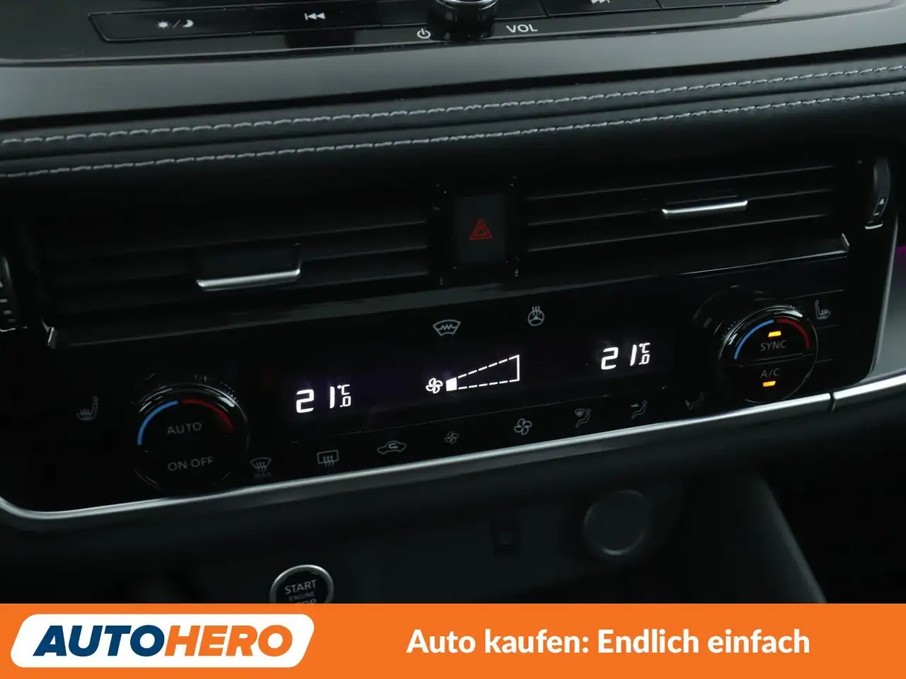 Nissan Qashqai 1.3 DIG-T Mild-Hybrid N-Connecta Aut.*NAVI*TEMPO* — Galería del vehículo 24