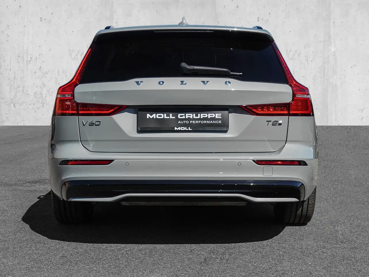 Volvo V60 T8 AWD Plus Dark Plug-in Hybrid STANDHZG 360° — معرض صور السيارة 6