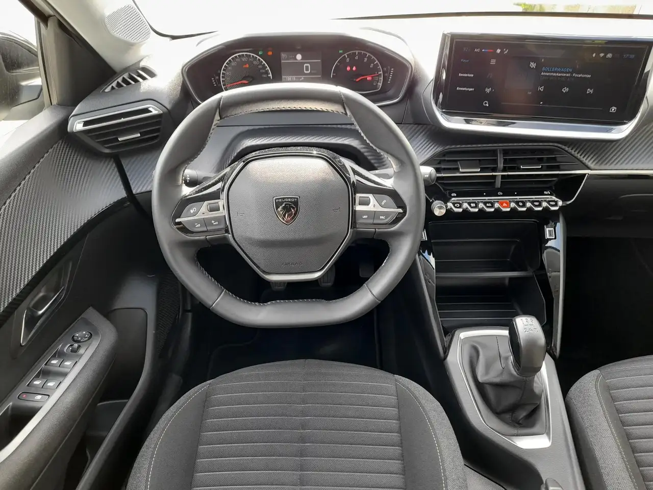 Peugeot 208 1.2 PureTech NAVI~DAB~PDC~LED~APP~MFL~GRA — Galerie du véhicule 20