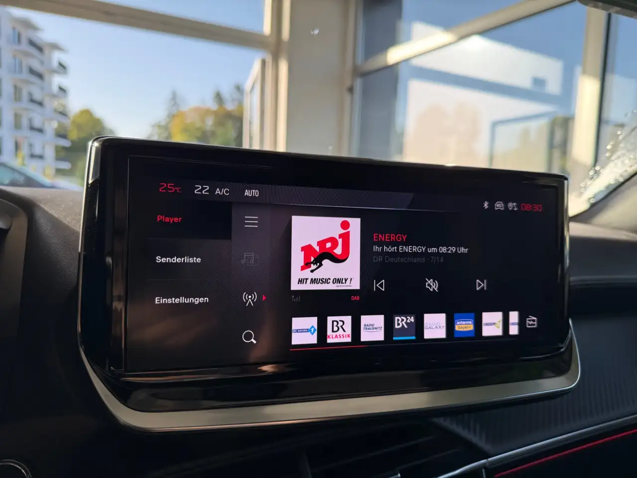 Peugeot 2008 PureTech 130 GT 360°-Kamera*Rückfahrkamera — Galería del vehículo 23