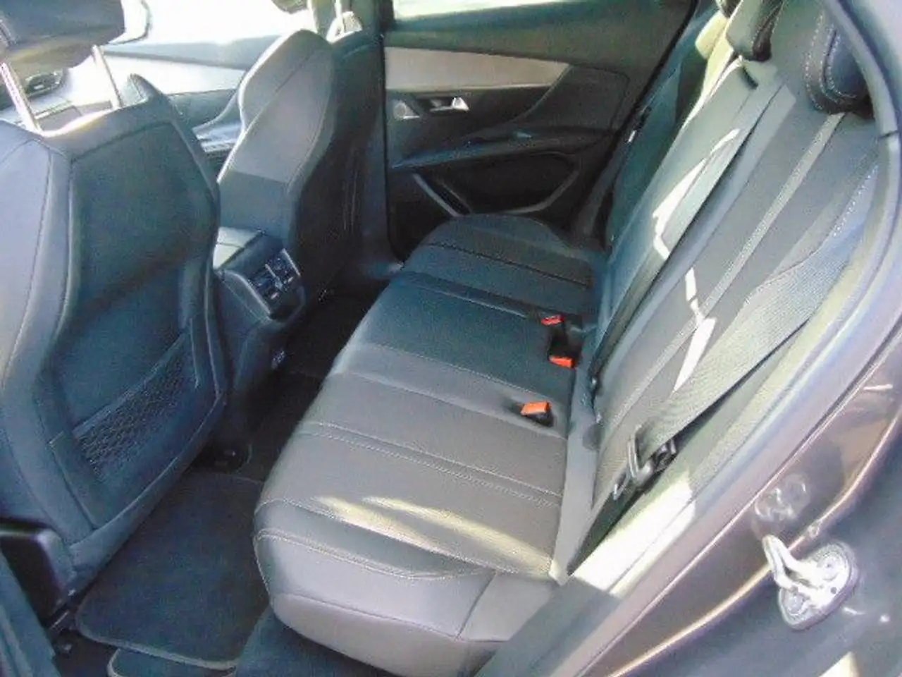 Peugeot 3008 GT — معرض صور السيارة 12