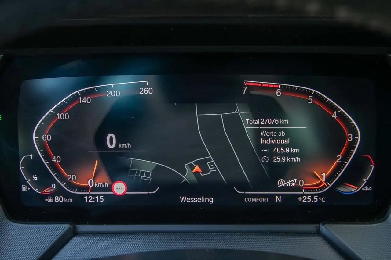 BMW 118 i M Sportpaket Navi LED PDC Sitzhzg. — Galerie du véhicule 8