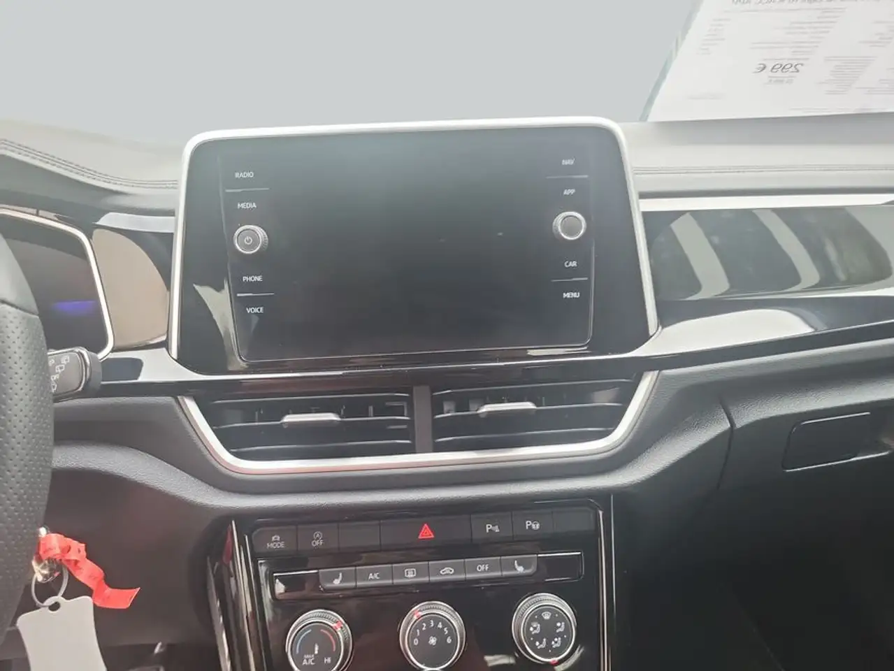 Volkswagen T-Roc 1.0 TSI R-Line IQ-Light RFK ACC APP-Connect — Galerie du véhicule 18