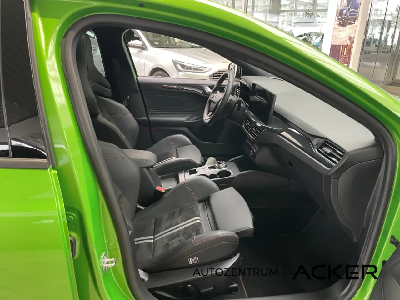 Ford Focus ST X Turnier 2.3 AT Pano/aAHK/ACC -35%* — معرض صور السيارة 9