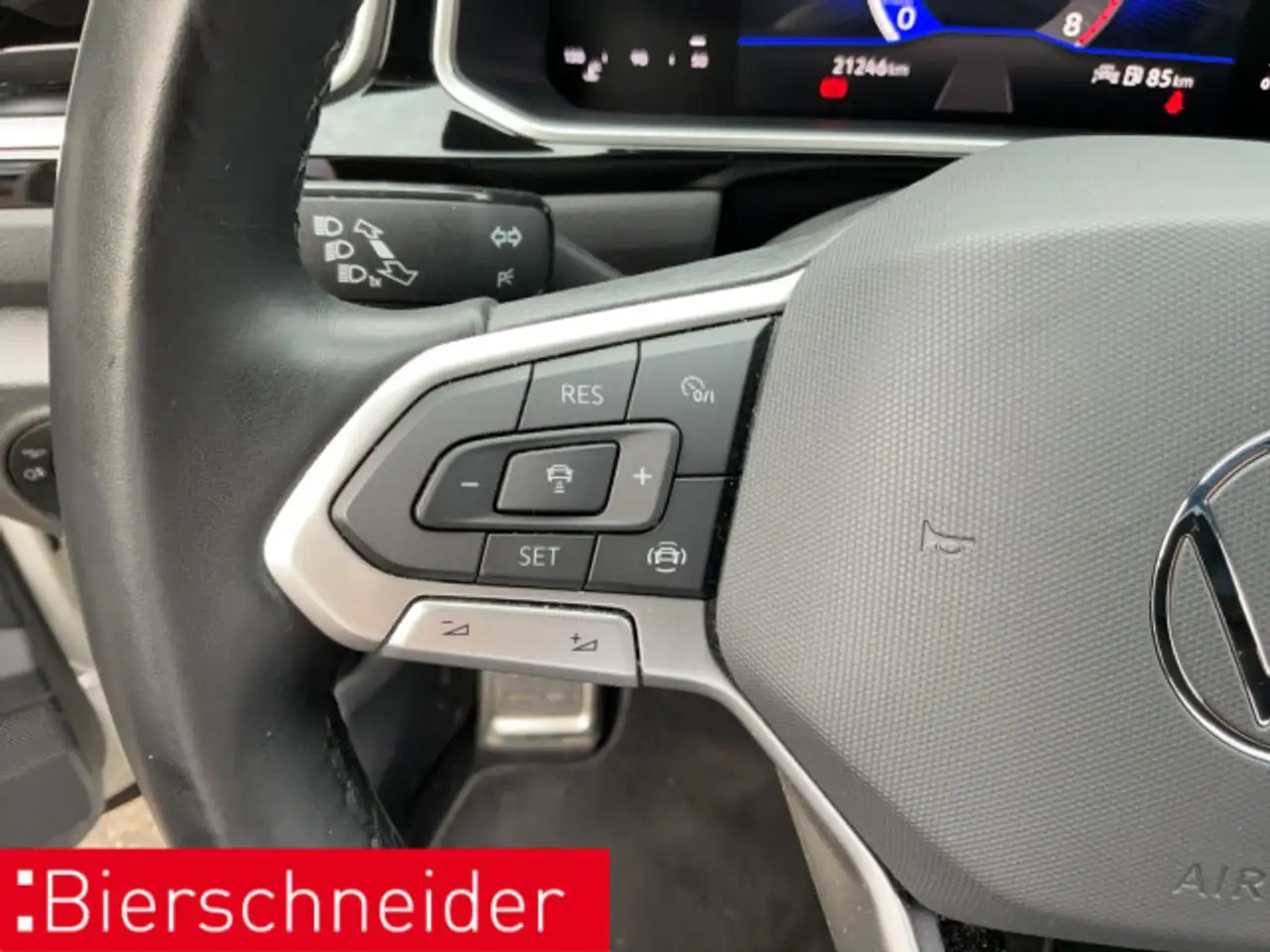 Volkswagen T-Roc 1.0 TSI 2x R-Line 17 LED-PLUS CAM SHZ ACC — معرض صور السيارة 18