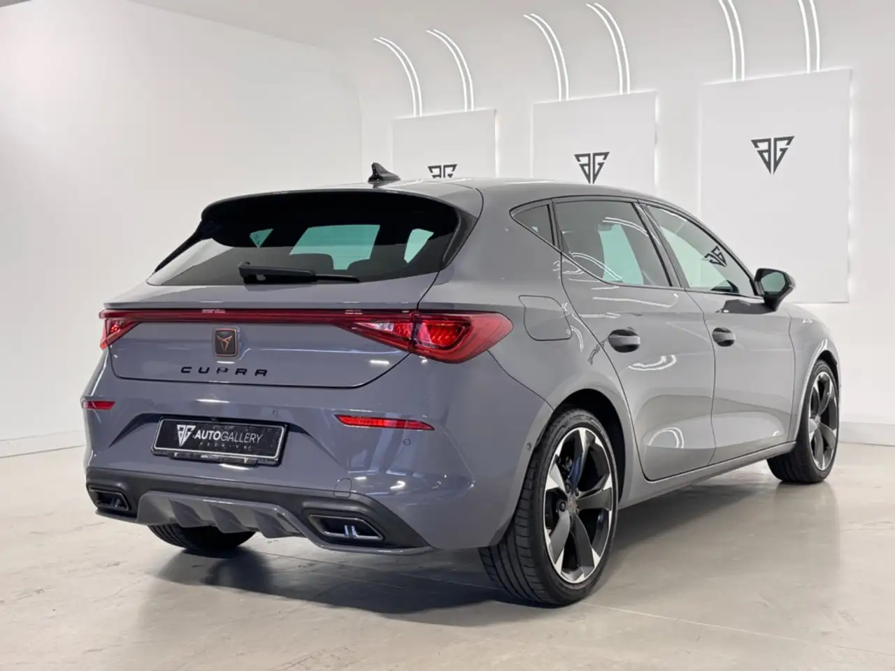 CUPRA Leon 1.5 ETSI DSG 110Kw — معرض صور السيارة 5