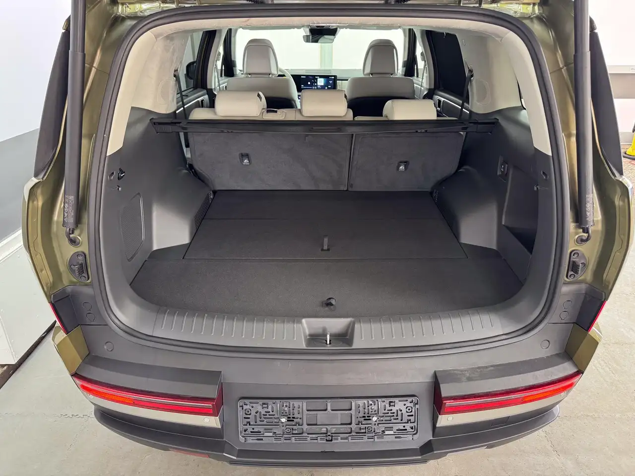 Hyundai SANTA FE IMPRESSION HEV VOLL PANO 1.6 T-GDI HEV 158kW/21... — Galería del vehículo 7