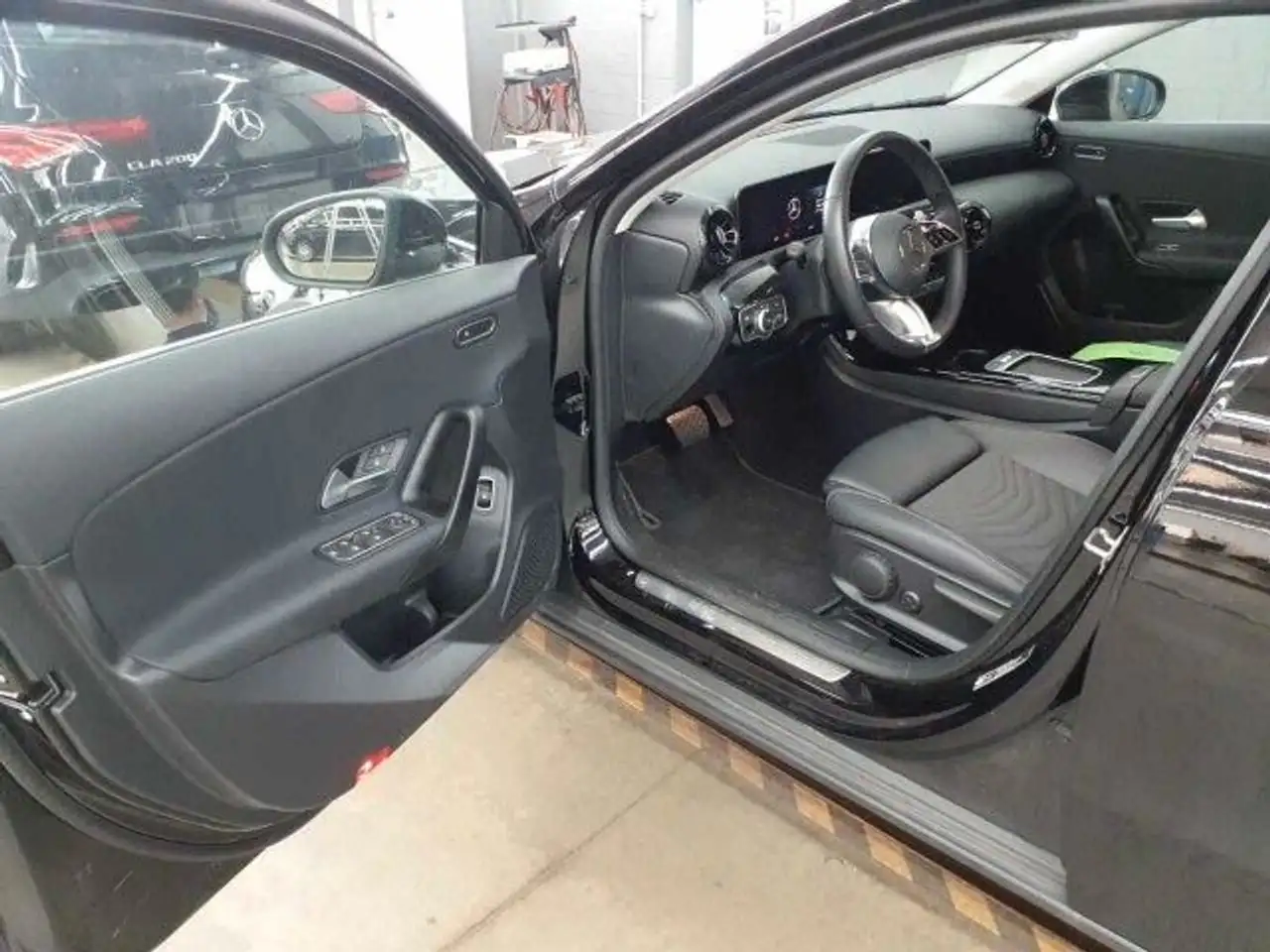 Mercedes-Benz A 250 e R-Kamera+LED+TOTW+SHZ+DAB — معرض صور السيارة 10