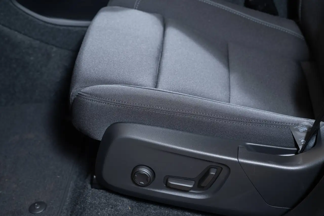 Volvo C40 Recharge Pure Electric Twin Motor Ultimate AHK 360° Kamera — معرض صور السيارة 17