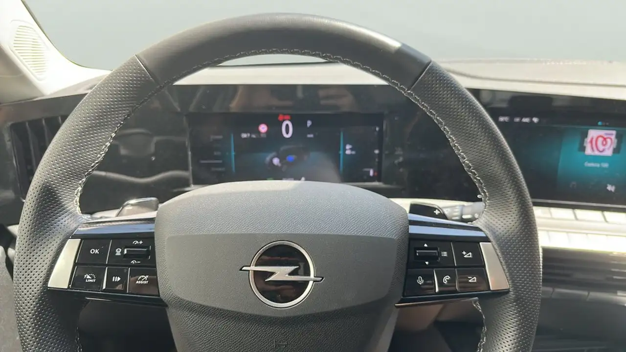 Opel Astra 1.2T XHT Hybrid eDCT6 S/S Tech Edition 136 — معرض صور السيارة 18