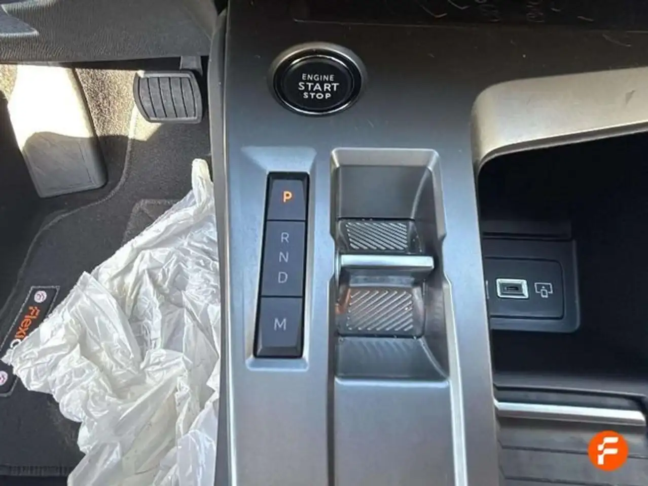 Peugeot 408 PureTech 130 Allure EAT8 — معرض صور السيارة 36