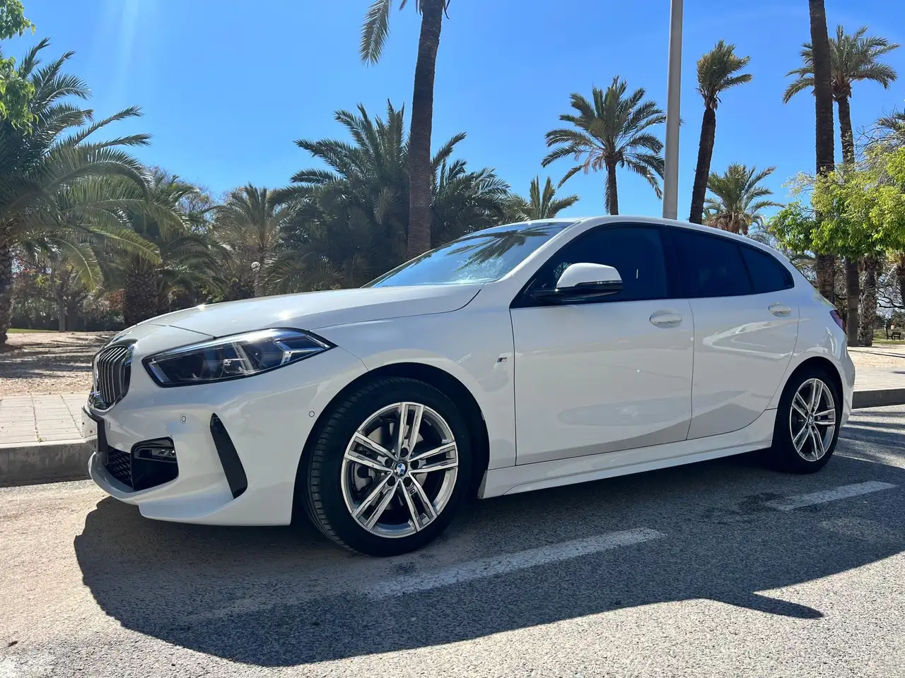 BMW 118 BMW Serie 1 118d Business M Sport — Vehicle gallery 2