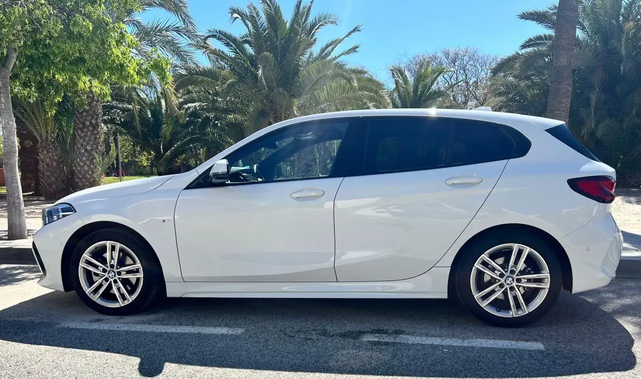 BMW 118 BMW Serie 1 118d Business M Sport — Vehicle gallery 4