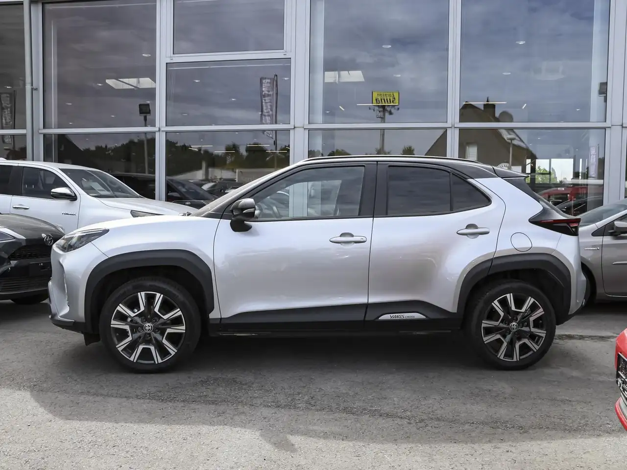 Toyota Yaris Cross Cross 1.5 Hybrid Premier Edition AWD Navi — Galerie du véhicule 3