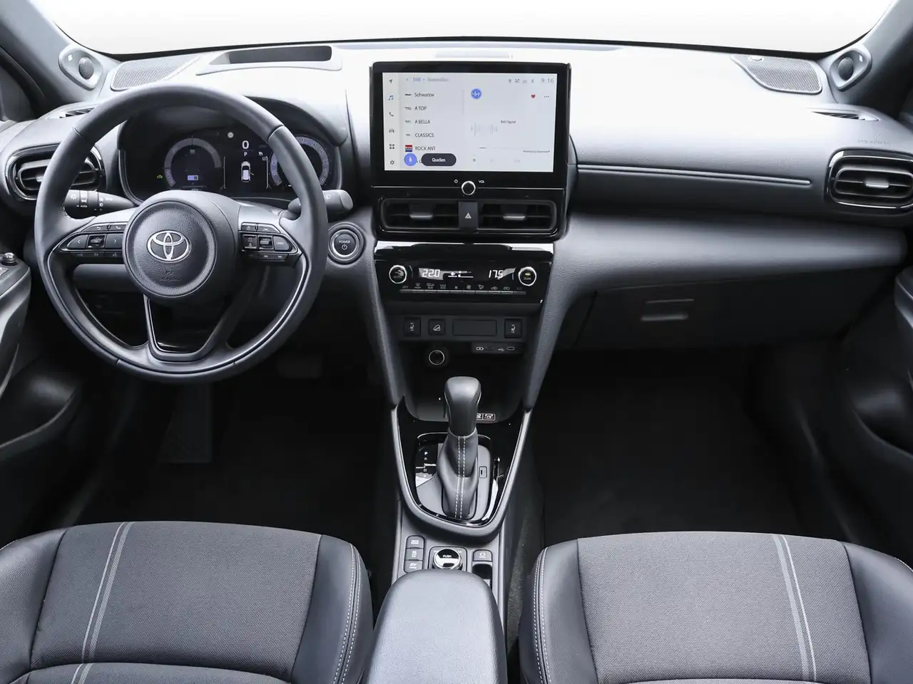 Toyota Yaris Cross Cross 1.5 Hybrid Premier Edition AWD Navi — Galerie du véhicule 8