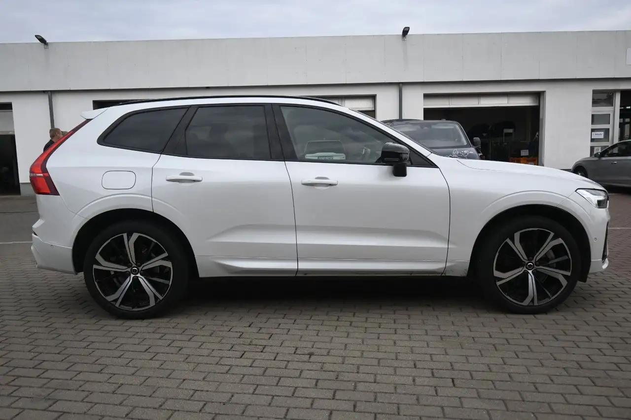 Volvo XC60 B4 Benzin FWD Plus Dark*STHZG*360°*ACC*AHK — Galerie du véhicule 6
