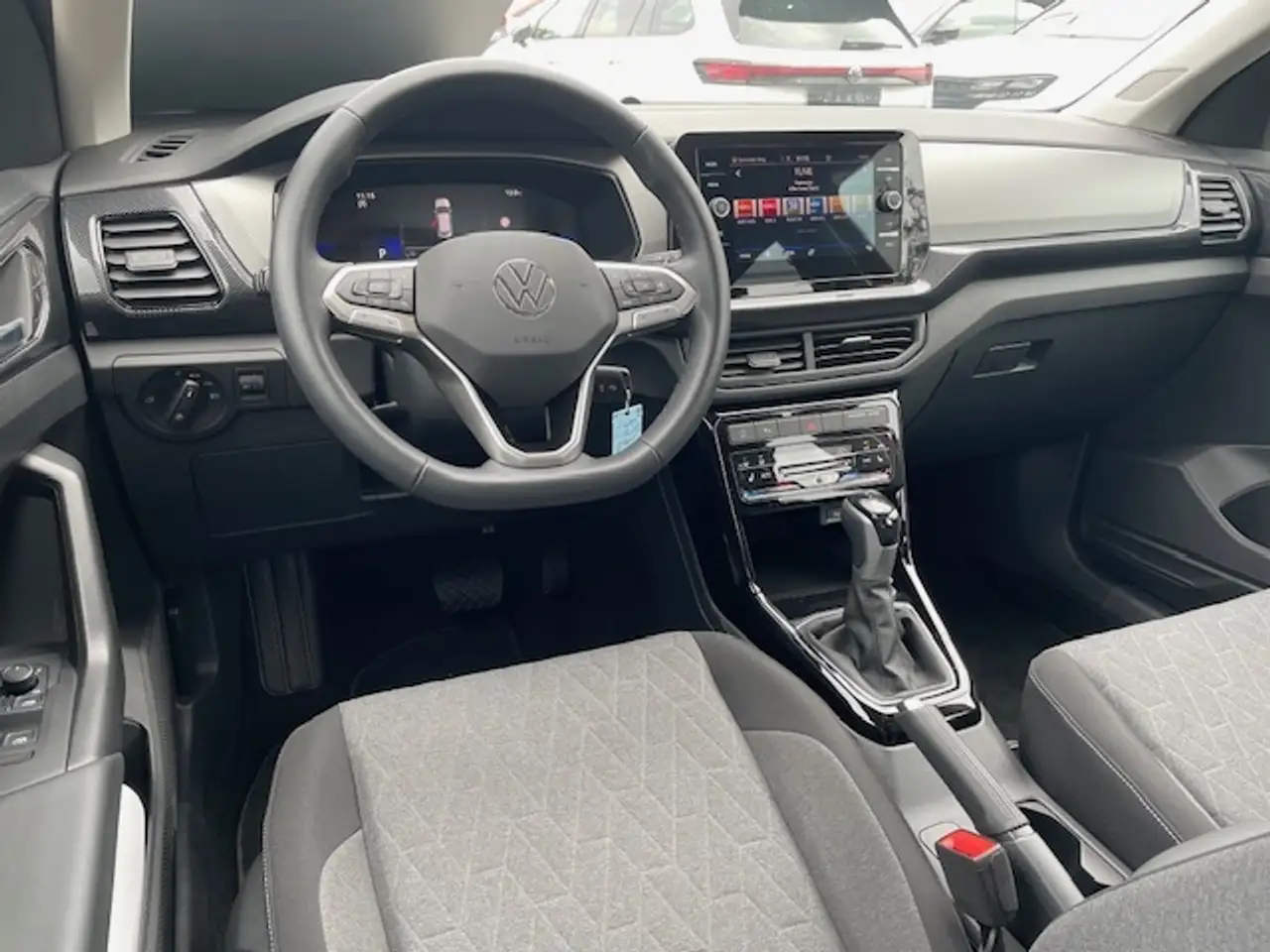 Volkswagen T-Cross 1.0 TSI DSG Life Navi LED ACC Apple CarPlay Androi — معرض صور السيارة 10