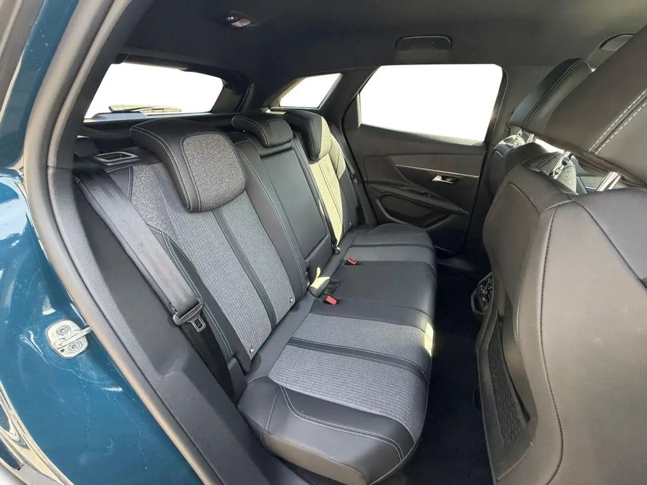 Peugeot 3008 Allure Pack *KAMERA*ANDROID*NAVI* — Galería del vehículo 18
