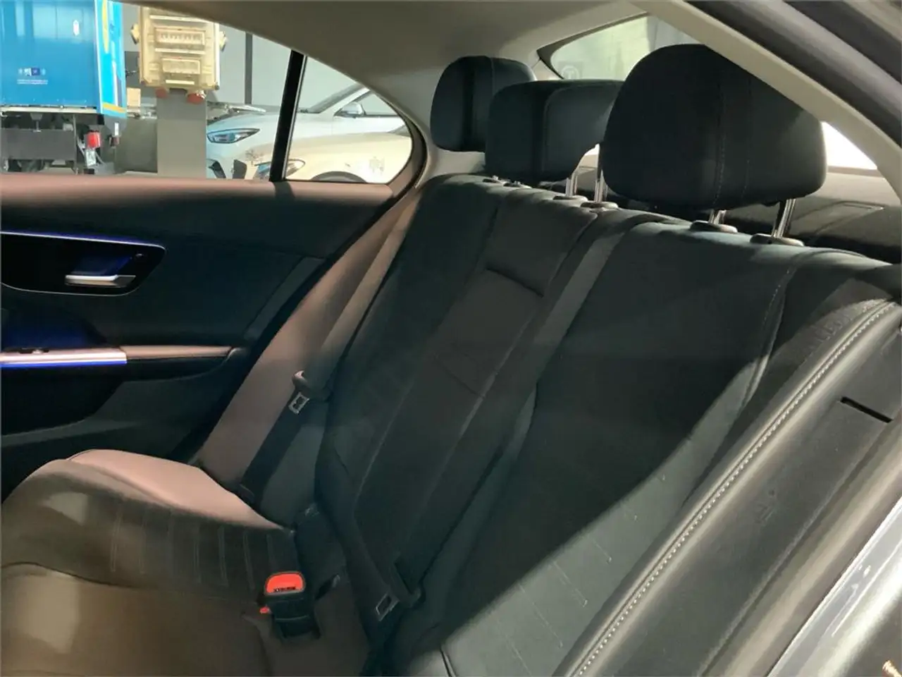 Mercedes-Benz C 200 d Berlina — معرض صور السيارة 24