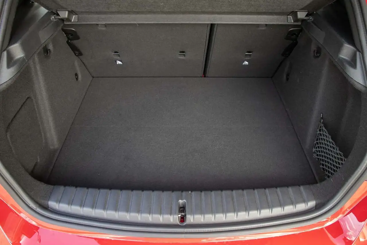 BMW 118 i M Sportpaket Navi LED PDC Sitzhzg. — معرض صور السيارة 16