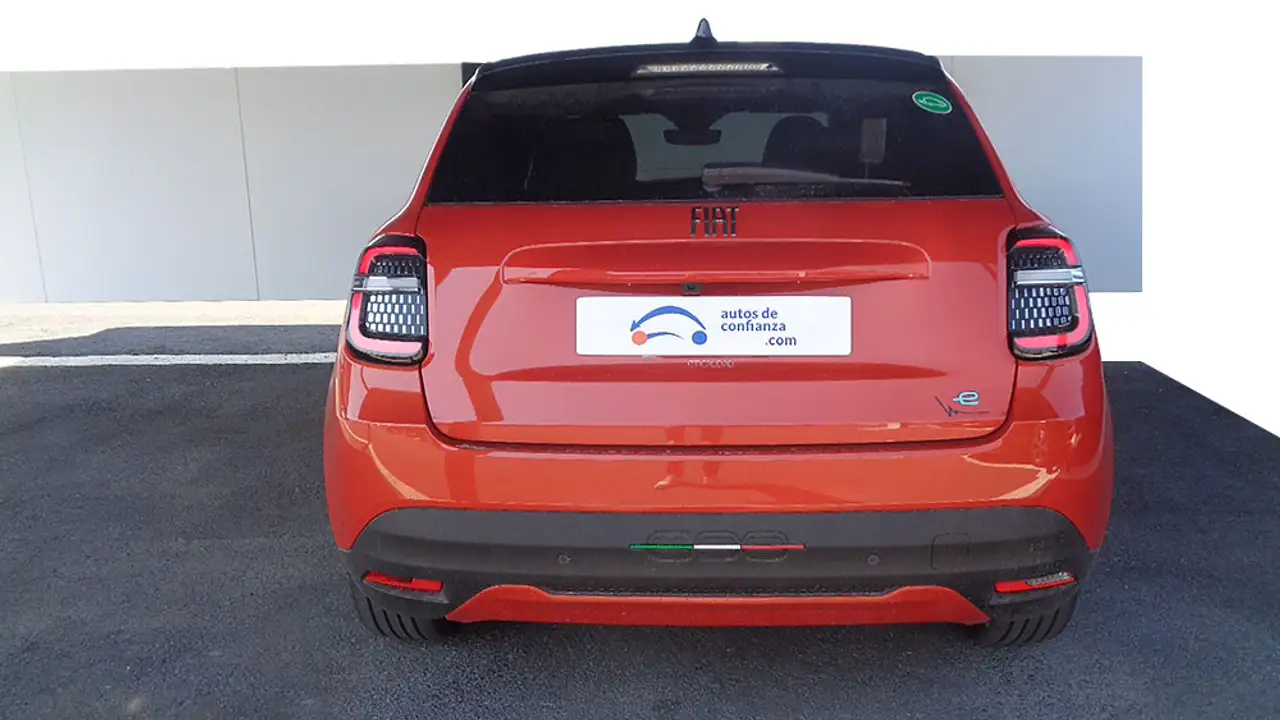 Fiat 600 e LA PRIMA 115KW — معرض صور السيارة 6
