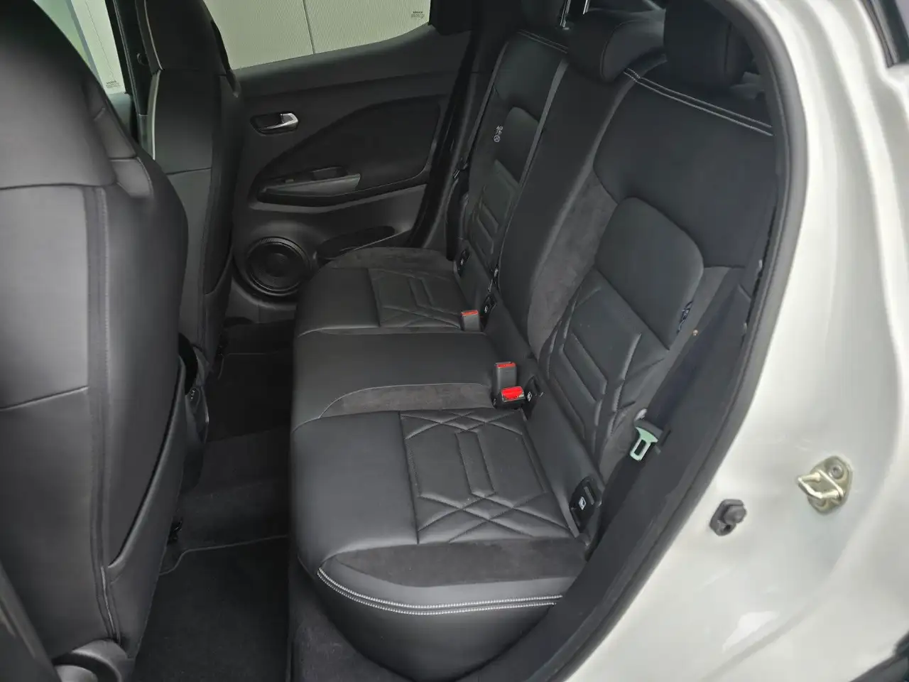 Nissan Juke Hybrid 1.6 N-Design — معرض صور السيارة 32