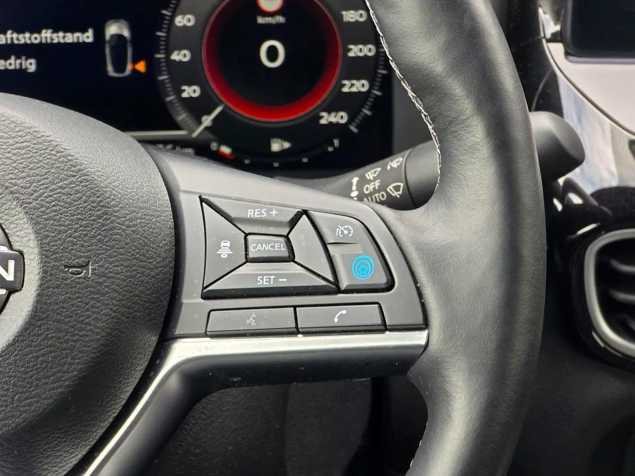 Nissan Juke Hybrid 1.6 N-Design — معرض صور السيارة 24