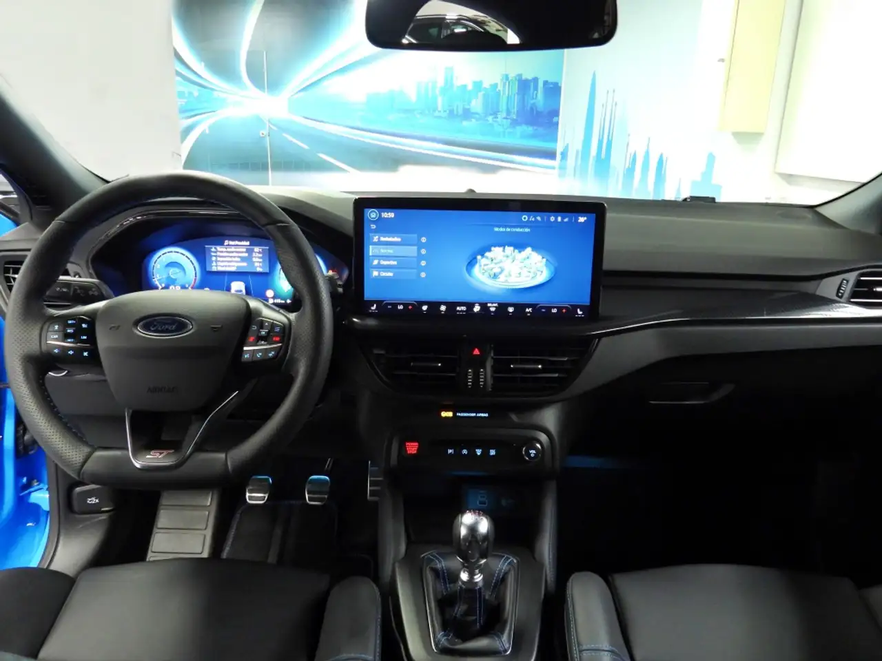 Ford Focus 2.3 Ecoboost ST Edition — Vehicle gallery 17