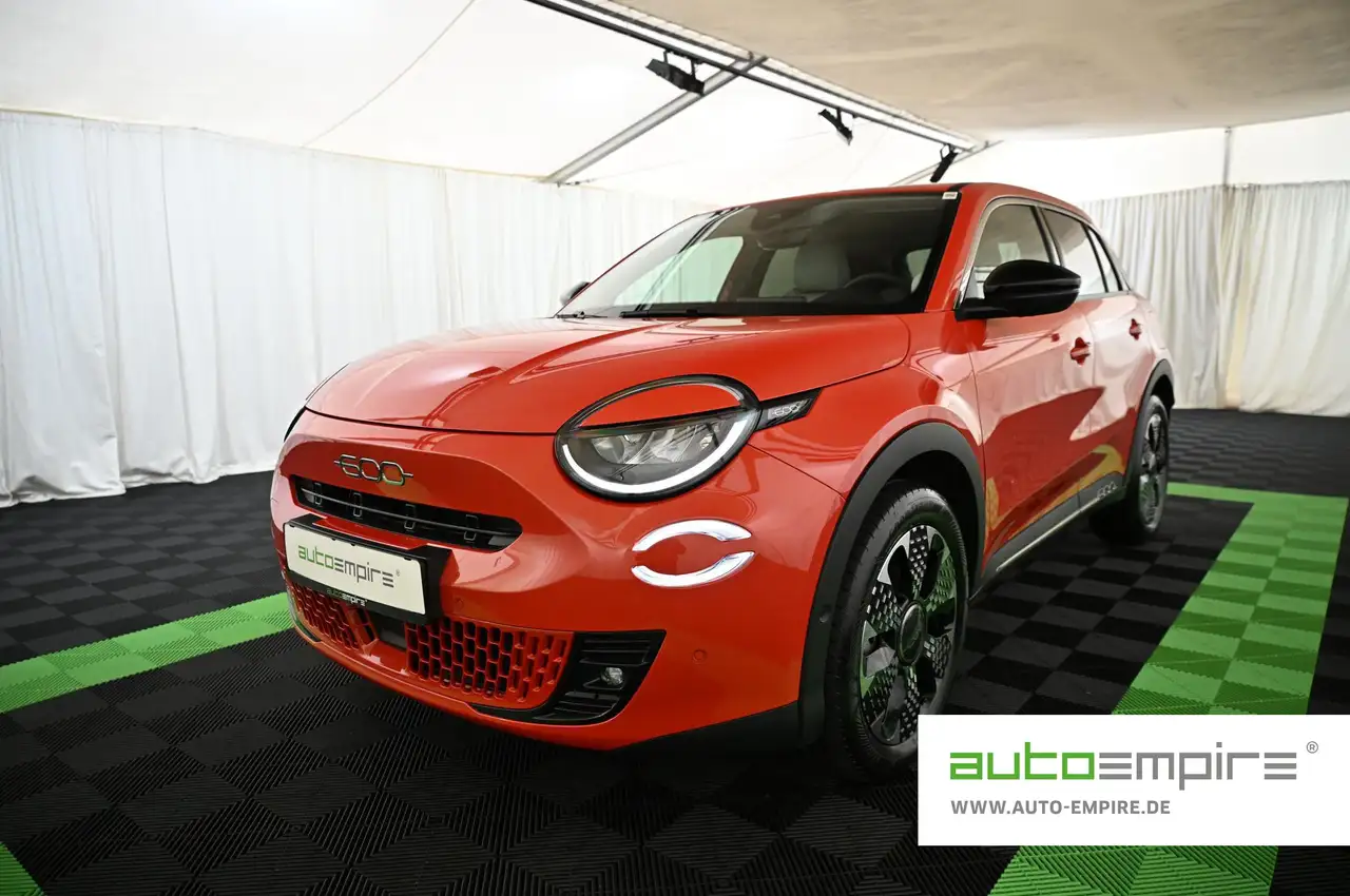 Fiat 600 1.2 Hybrid 136 DCT6 La Prima LED/NAVI/SHZ/18 — Butzbach