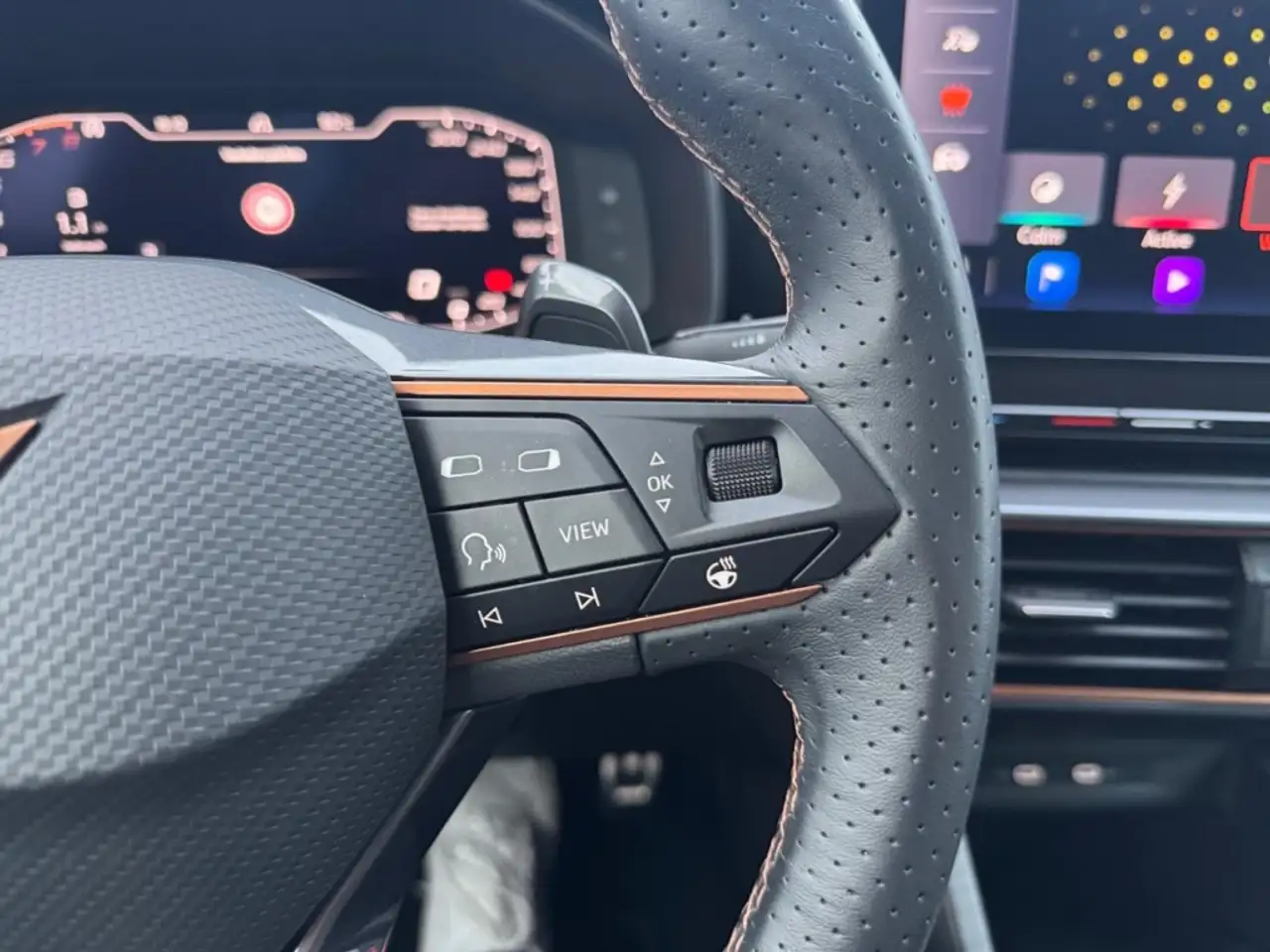 CUPRA Leon 2.0 TSI VZ LED Navi ACC Sitzh. Kamera 19'' — Galería del vehículo 26