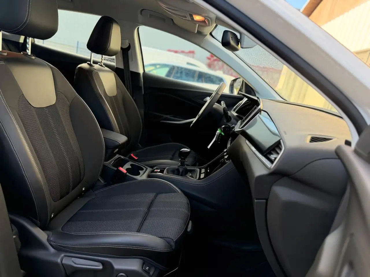 Opel Grandland X Grandland GS Line TEMPO 360 KAM NAV LKA AEB — Galería del vehículo 19