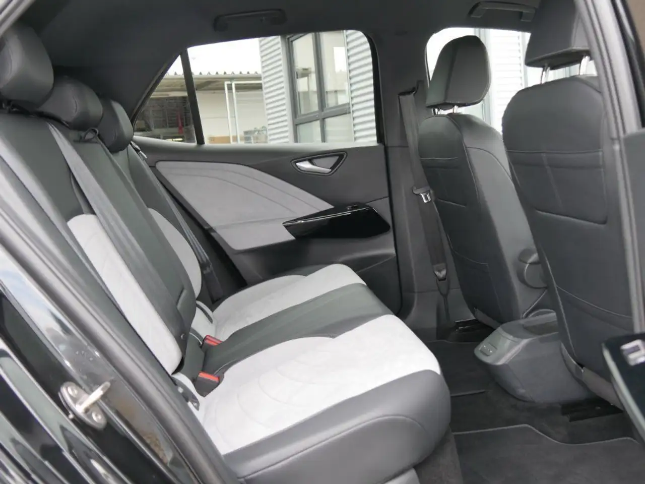Volkswagen ID.3 Pro Move Navi LED ACC PDC SHZ — Galería del vehículo 7