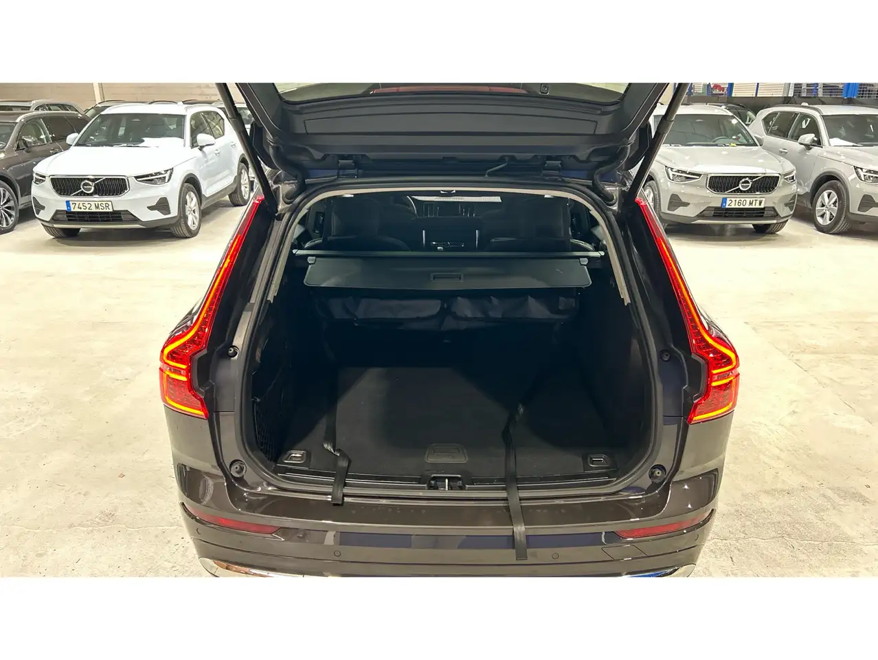 Volvo XC60 T6 Recharge Core — Galería del vehículo 11