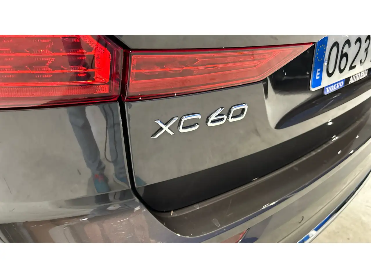Volvo XC60 T6 Recharge Core — Galería del vehículo 36