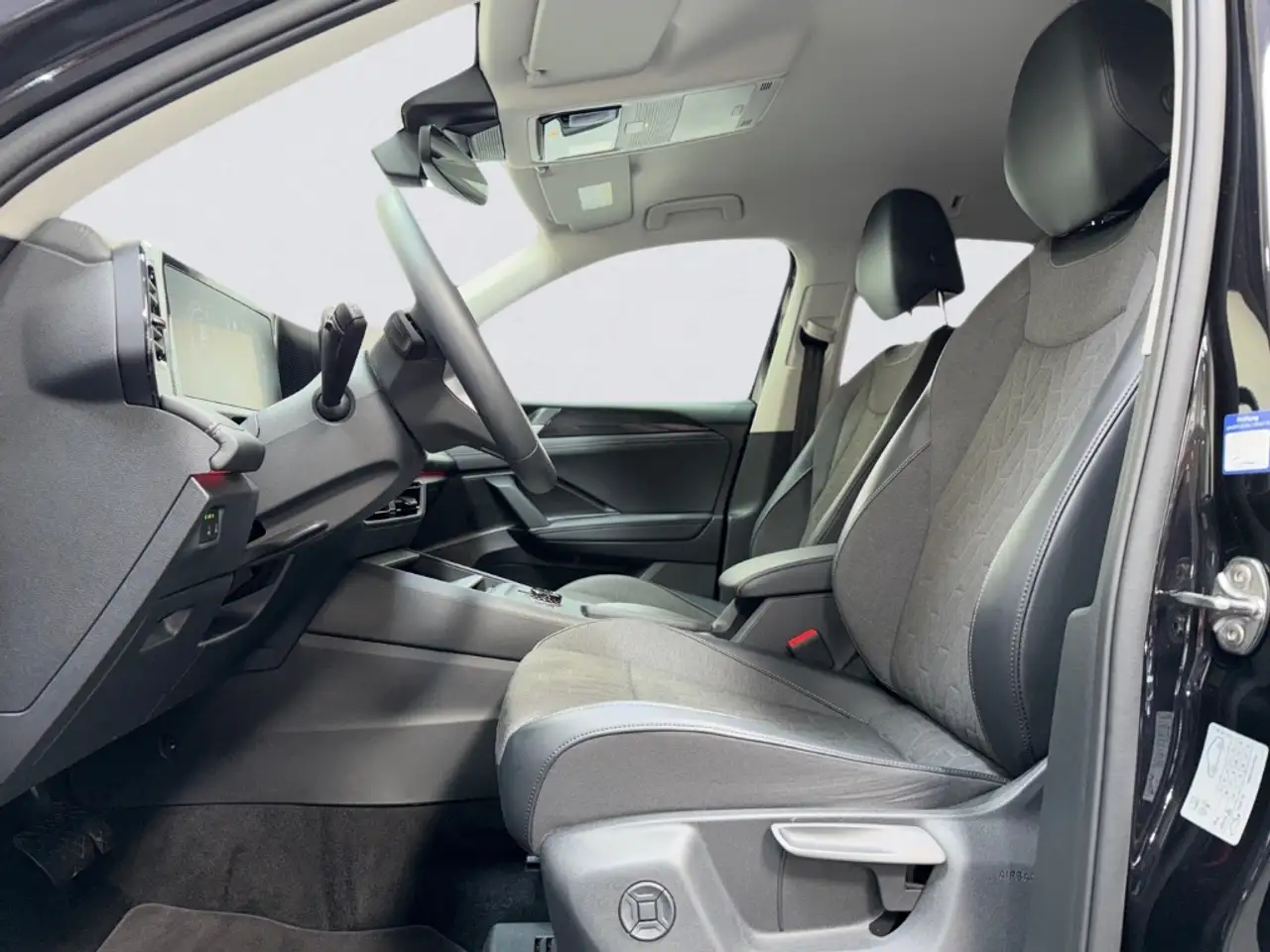 Volkswagen Tiguan 1.5 eTSI DSG LIFE 18Z IQ DRIVE NAVI 360 KAM SHZ — معرض صور السيارة 10