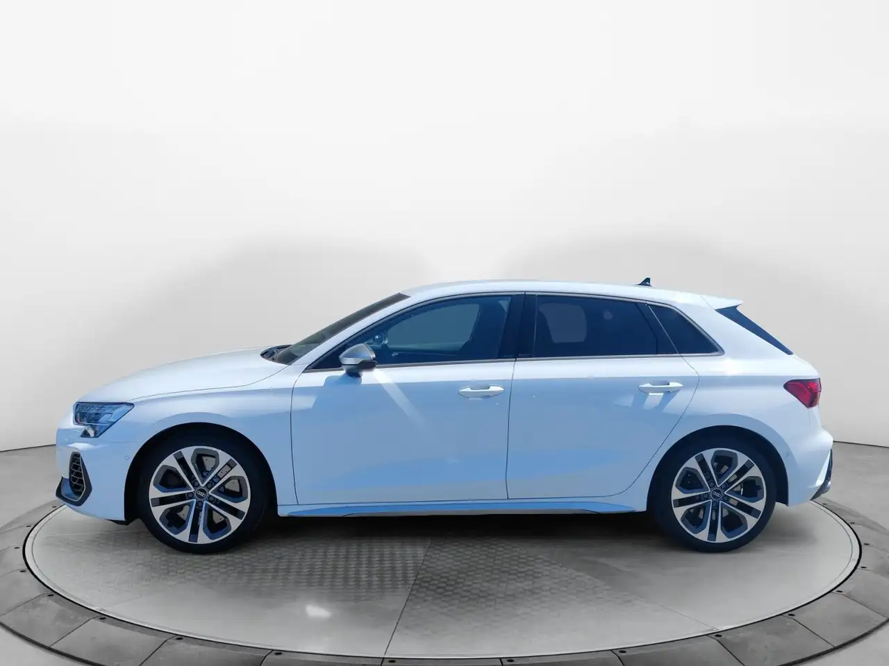 Audi S3 2.0 TFSI q. S-Tronic, LED, ACC, Amb — معرض صور السيارة 2