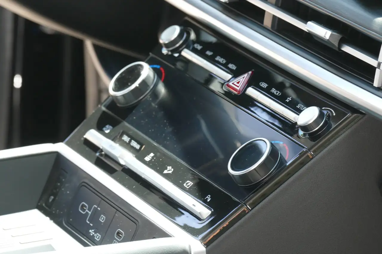 Hyundai SANTA FE Santa Fe PlugIn Hyb 4WD Signature °Werks Garantie bis 01-2030° — معرض صور السيارة 10