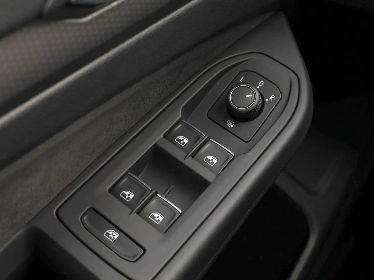 Volkswagen Golf GTI 2.0 TSI DSG ACC LED SHZ 19" — معرض صور السيارة 17