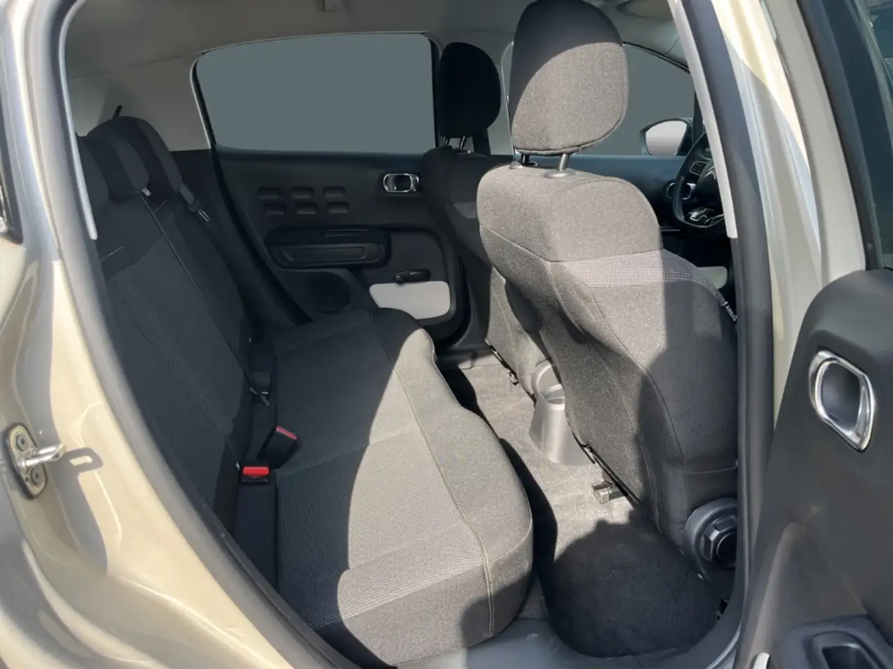 Citroen C3 Navi LED Apple CarPlay Android Auto Klimaautom DAB — معرض صور السيارة 16
