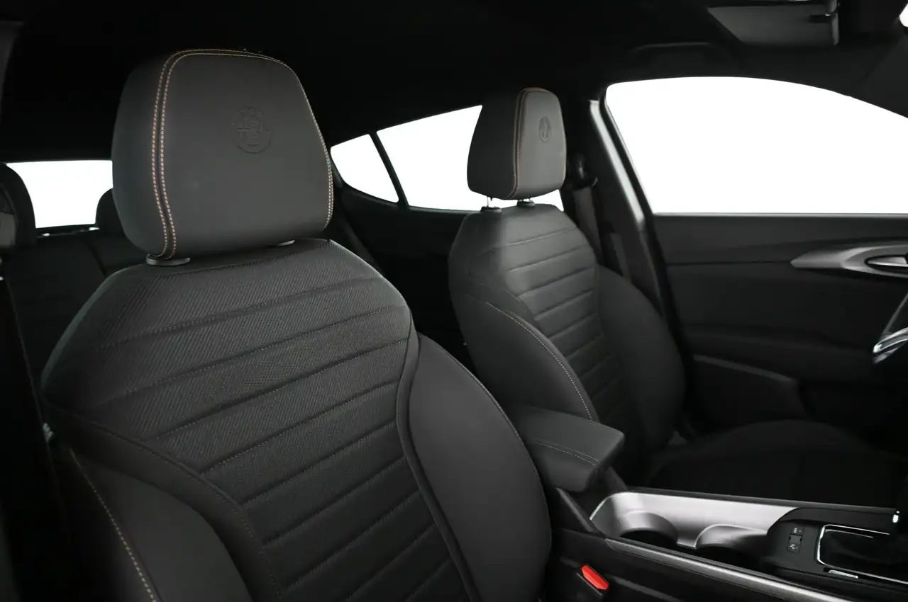 Alfa Romeo Tonale 1.3 PHEV 280 Q4 Ti LED/NAVI/ACC/KAMERA/18 — معرض صور السيارة 29