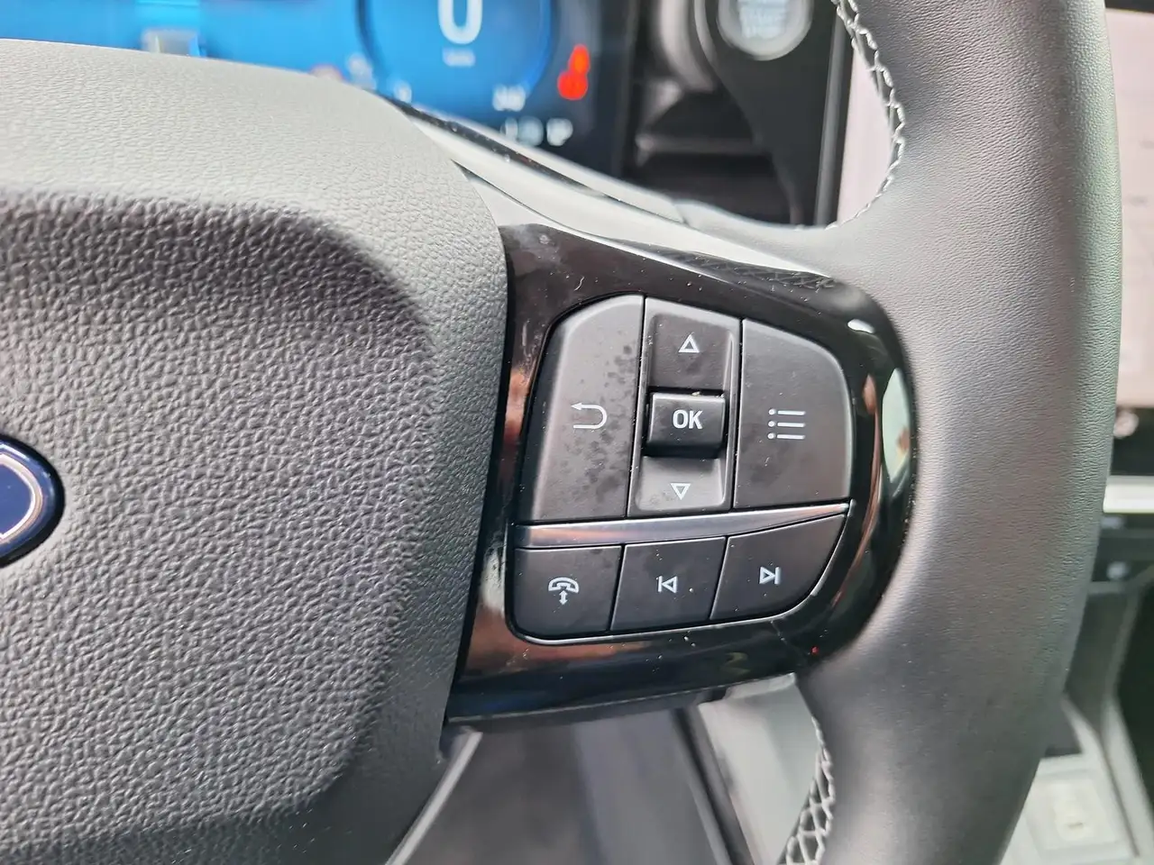 Ford Puma Titanium 1.0 MHEV Matrix-LED ACC 360°Kamera Komfor — Galería del vehículo 26