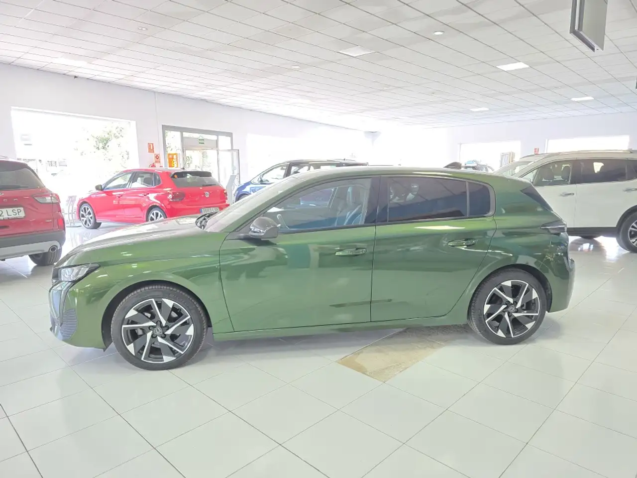 Peugeot 308 1.2 PureTech S&S Active Pack 130 — معرض صور السيارة 2