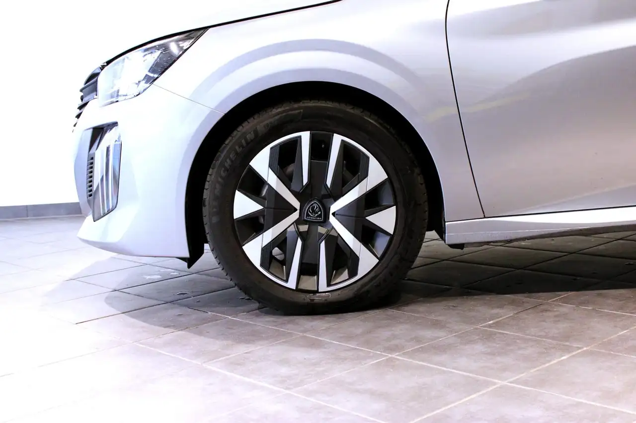 Peugeot 208 1.2 PT 100 PS Active Navi Klima 10"HD PDC — Galerie du véhicule 21