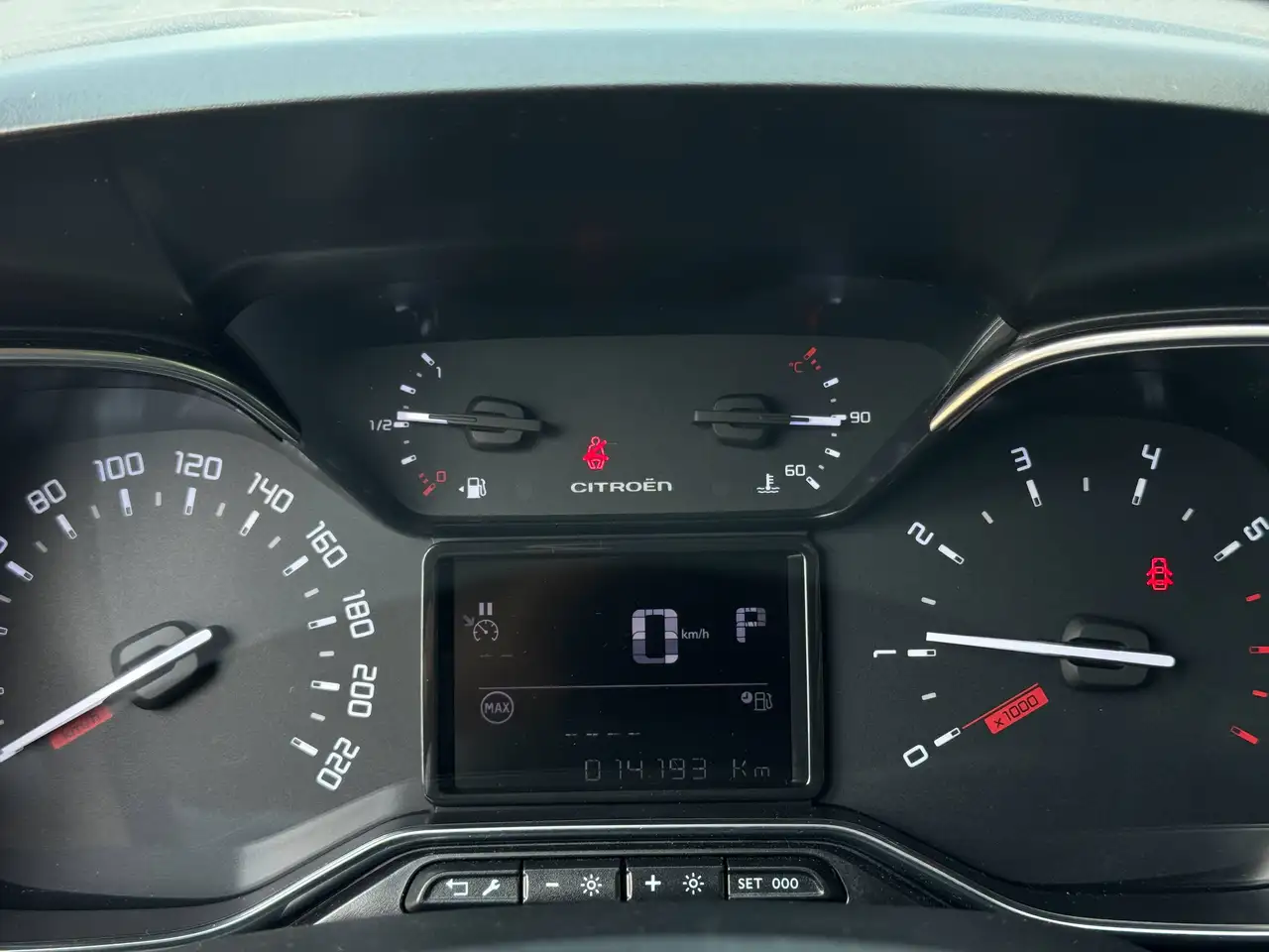 Citroen C3 Aircross 1,2i*Automatik*Navigation*1.Hand VF72RHNS1R4015260 — Galería del vehículo 9