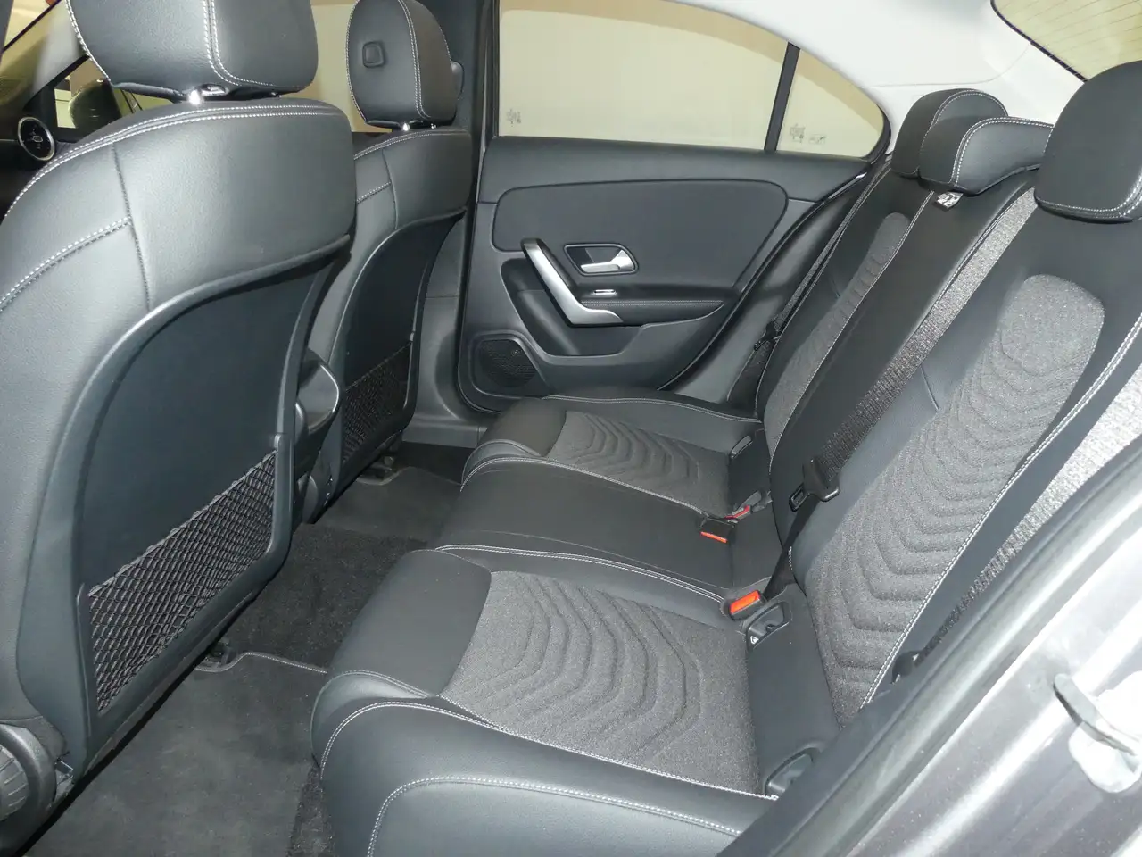 Mercedes-Benz A 200 PROGRESSIVE LINE ADVANCED, Totwinkel, 360° Kam. — Galería del vehículo 10