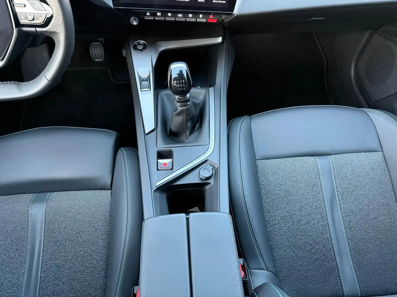 Peugeot 308 SW 1.2 Allure*RFK*LED*SHZ*AppCo*Navi*Tempo — معرض صور السيارة 17