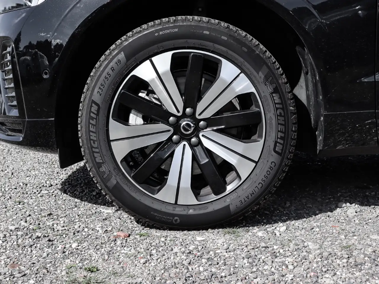 Volvo XC60 Plus Dark Recharge Plug-In Hybrid AWD T8 Twin Engi — Galerie du véhicule 3