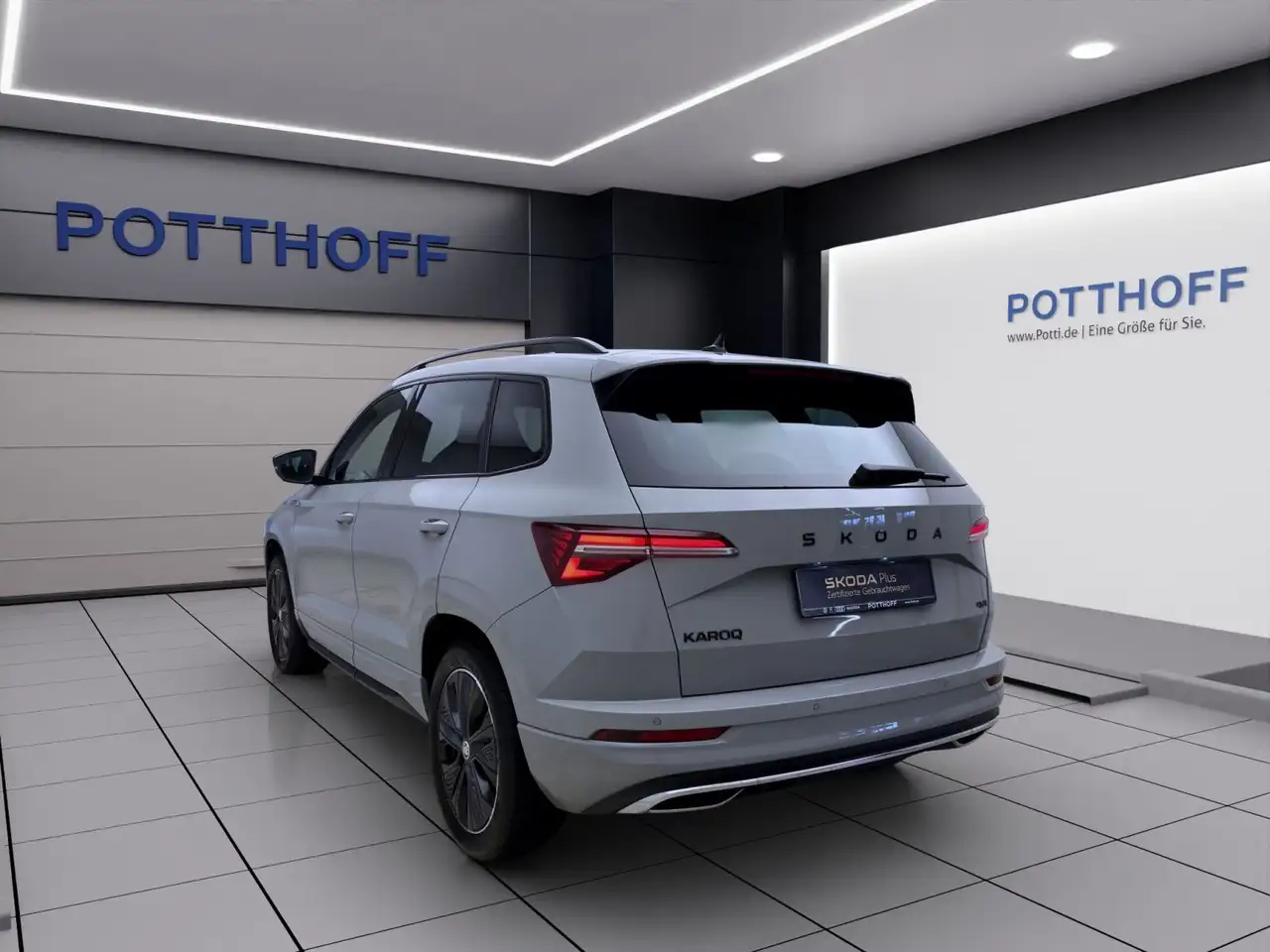 Skoda Karoq 2.0 TSI DSG 4x4 SPORTLINE SITZHZG PDC VIRT — معرض صور السيارة 2